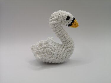 Little swan -  - crochet pattern by NiggyArts