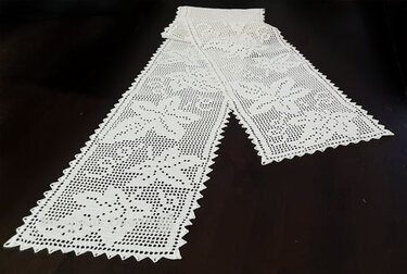 schmales Tischband "Weinlaub" (mit Rapport) - Herbstkollektion - Häkeln