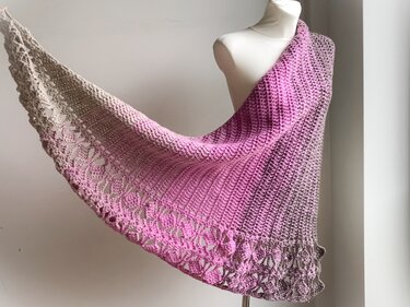 Crochet Pattern - Cerinu Shawl