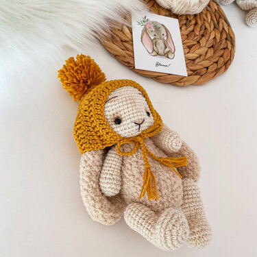 Pattern Bunny in bonnet - Crochet