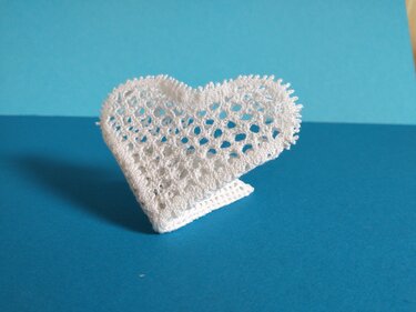 Anleitung Herzhalter, geklöppelt - Basteln