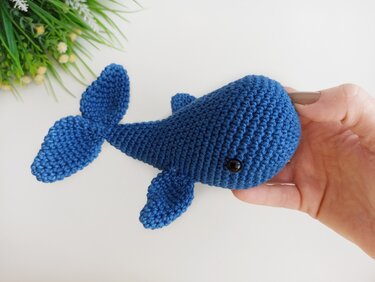 Whale crochet pattern, easy crochet stuffed whale amigurumi pattern