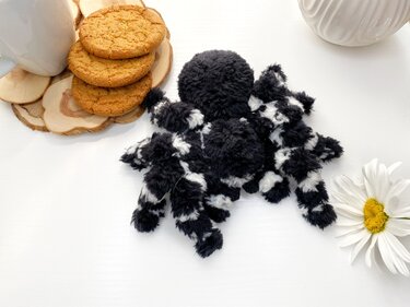 Crochet Spider pattern toy pdf. Amigurumi plush spidep