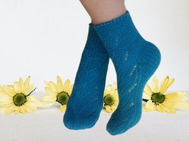 Lace socks. Knitting pattern