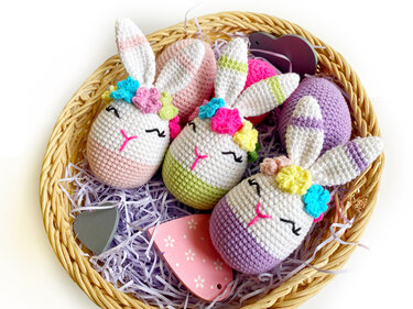 Crochet Pattern Bunny Easter Egg.