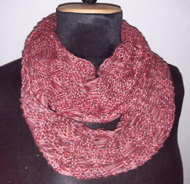 Anleitung Sommerschal oder Loop mit Wellen – Fallmaschenmuster stricken