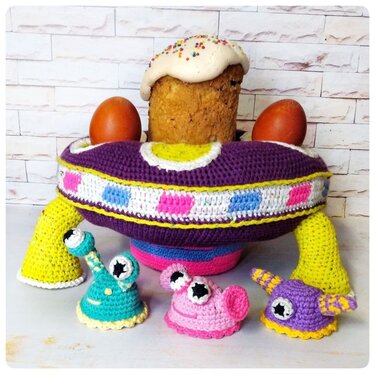 Easter Alien Spaceship Crochet Pattern. Easter Crochet Pattern. UFO Crochet