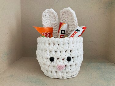 Häkelanleitung für niedliches Osterkörbchen