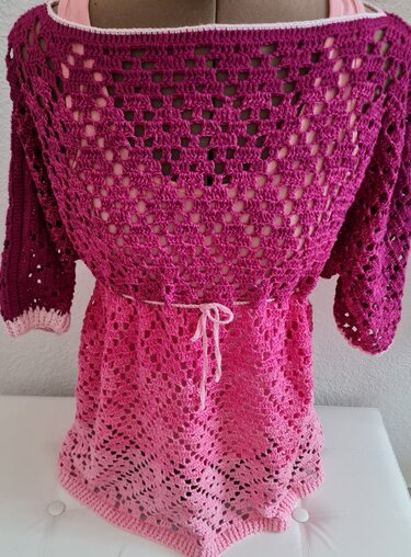 Häkel-Tunika Damen, Ajourmuster, Farbverlauf Fuchsia zu Rosa, 3/4-Ärmel, Taillenschnürung