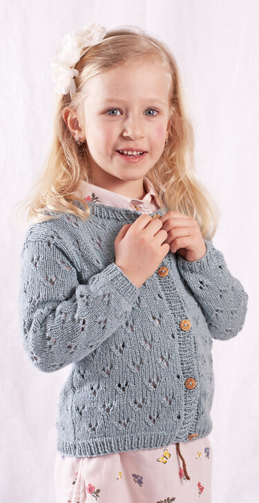 Strickanleitung Kinderjacke Pheline in den Größen 98 bis 128, von 3 - 8 J. - Bild 4