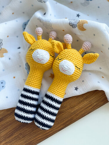 Baby rattle toy Giraffe EASY Amigurumi Crochet Pattern (Eng+Ger PDF file).