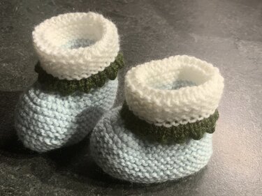 Babyschuhchen für Neugeborene - Stricken