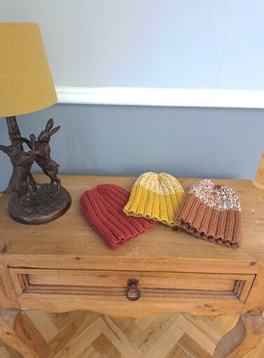 The fast knitted cosy hat - Knitting