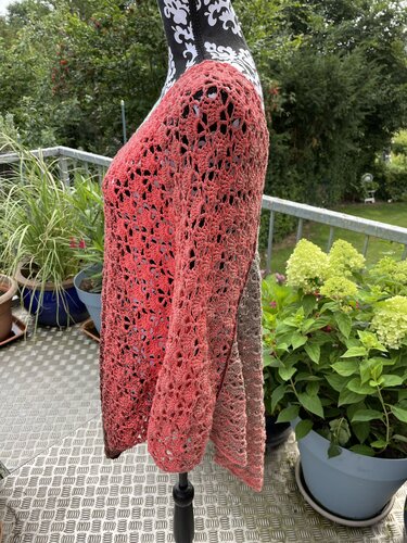 Häkelanleitung für einen leichten Sommerponcho