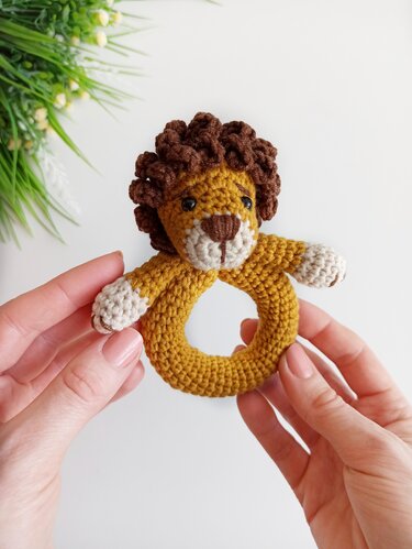Lion baby rattle crochet pattern, amigurumi lion pattern