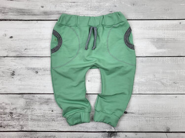 Mintgrüne Baby- und Kinderhose mit elastischem Bund, Kordelzug und Taschen