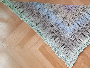 2 Häkelanleitungen Dreieckstuch Pigtails flach und normal