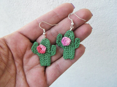 Cactus earrings - Crochet