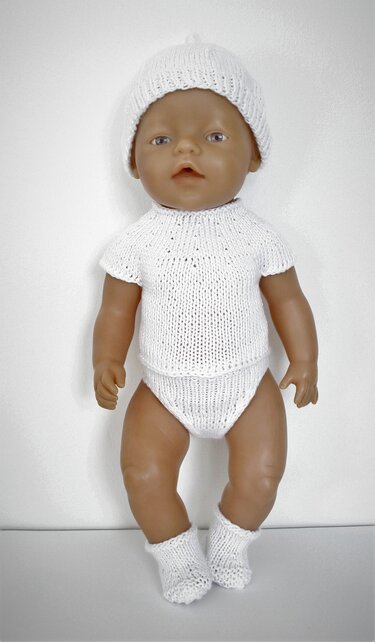4-tlg. Basis-Kleidungs-Set für 42-44cm Babypuppen / Strickanleitung
