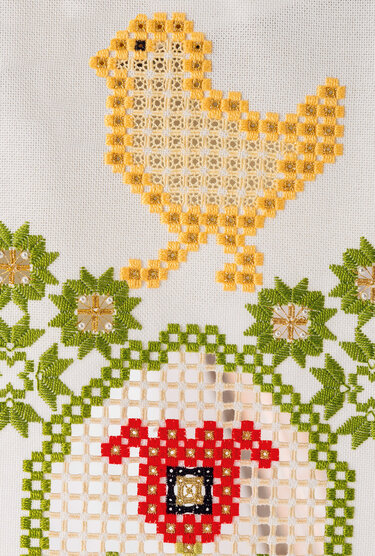 Österlich Bestickte Tischdecke und Kerzen - Sticken