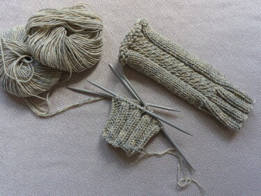 Strickanleitung Armstulpen 19 Grad