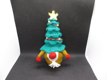 Winterwichtel Wintergnom mit Tannenhut, Weihnachtswichtel - Häkeln