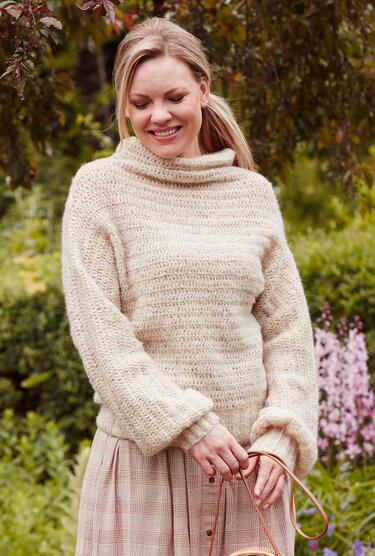 Gehäkelter Pulli mit üppigen Stehkragen und gestrickten Bündchen - Bild 2