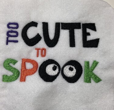 Too cute to spook 10x10 - Sticken