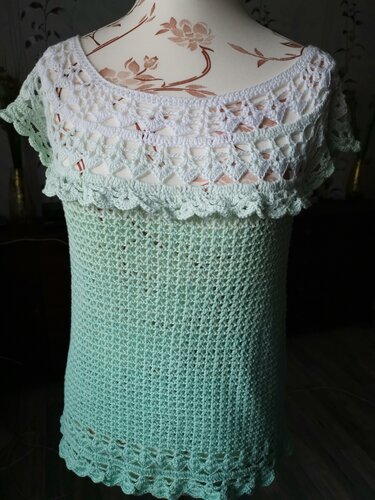 Top mit Carmenkragen - Häkeln