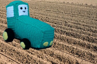 Crochet pattern: tractor Terry