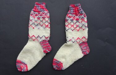 Strickanleitung für Socken mit Rhombenmuster, Gr. 38/39
