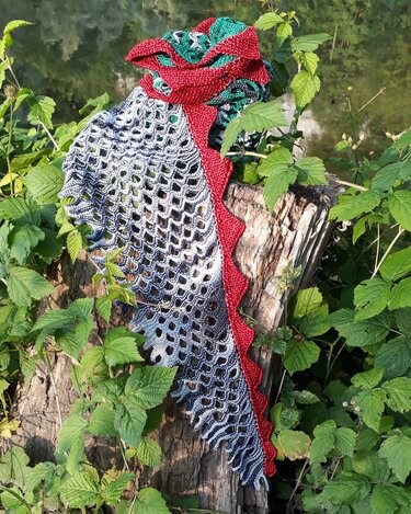 Knitting pattern wrap "dragontail"