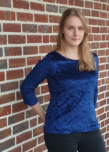 Lea – Figurbetontes Jersey-Shirt mit U-Boot-Ausschnitt (BU 80-116, A4+A0) - Bild 3