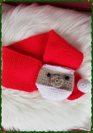 Strickanleitung Schal für Babys und Kinder mit tollem Weihnachtsmannmotiv für Babys und Kinder bis zu 4 Jahren