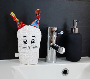 Stickdatei "Waschlappen Hase" Rahmen 13 cm x 18 cm - Sticken