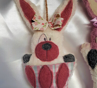 ITH Stickdatei Hase mit Tasche 13x18 - Sticken