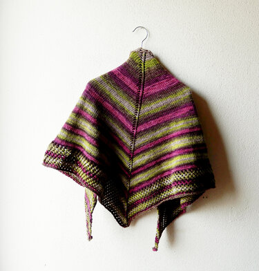 Knit triangle shawl pattern "Easy Peasy" - Knitting