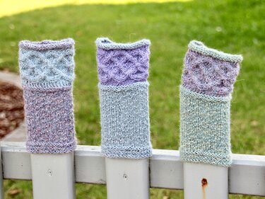 Armstulpen mit keltischem Flechtmuster, 2 Strickanleitungen im Set