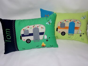 Camping Anhänger Campinganhänger inkl. Kissen ITH Stickdatei - Sticken