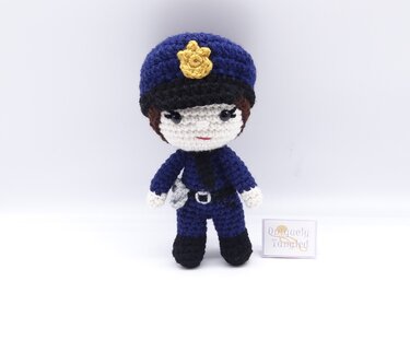 Felton & Pippa in Police Costume- - Amigurumi PDF- English - Crochet