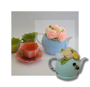 Roses & Buds Tea cosy - Knitting