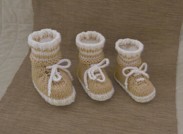 Baby Sneaker Booties & make believe Socks - Knitting