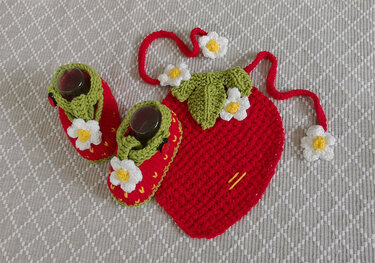 Strawberry Drool Bib and Booties (0 – 12 months) - Knitting