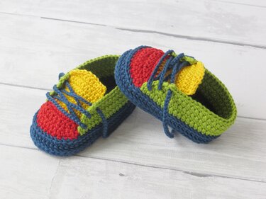 Häkelanleitung, sportliche Sneakers für Babys