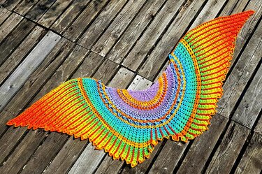 Petra Perle’s shawl „Wings of Love“ - Crochet