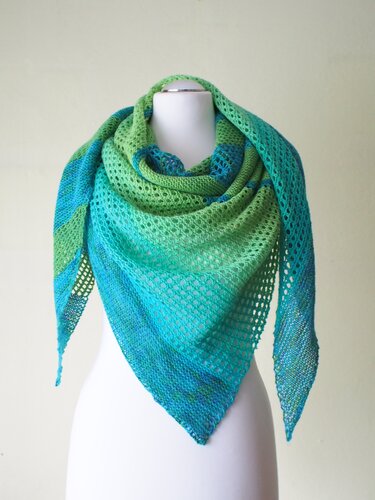 Triangular shawl Magnifica - no purl - beginner - Knitting