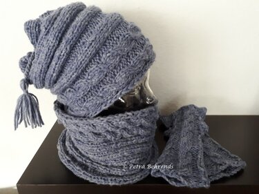Mütze, Loop und Stulpen mit Zopf - Stricken
