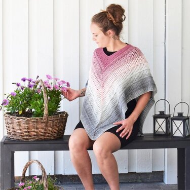 Timeless Poncho - Twister - Crochet