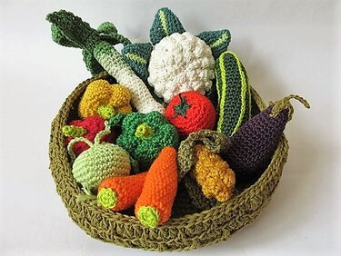 Häkelanleitung Korb mit Gemüse für den Kinder-Kaufladen
