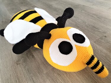 155 Häkelanleitung Biene Kissen Bodenkissen XXL Amigurumi - Bild 2